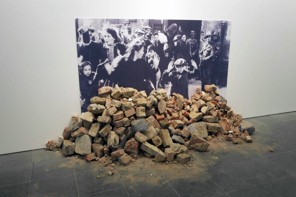 Авто-деструктивное искусство Густава Мецгера