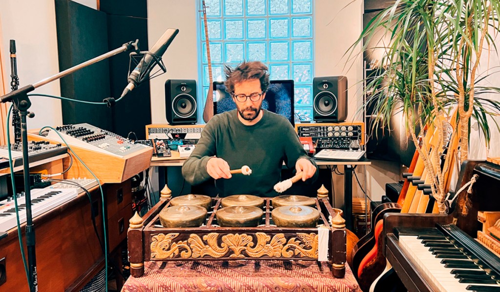 Pascal Bideau (Askumi) playing instruments – Fleeting Future album