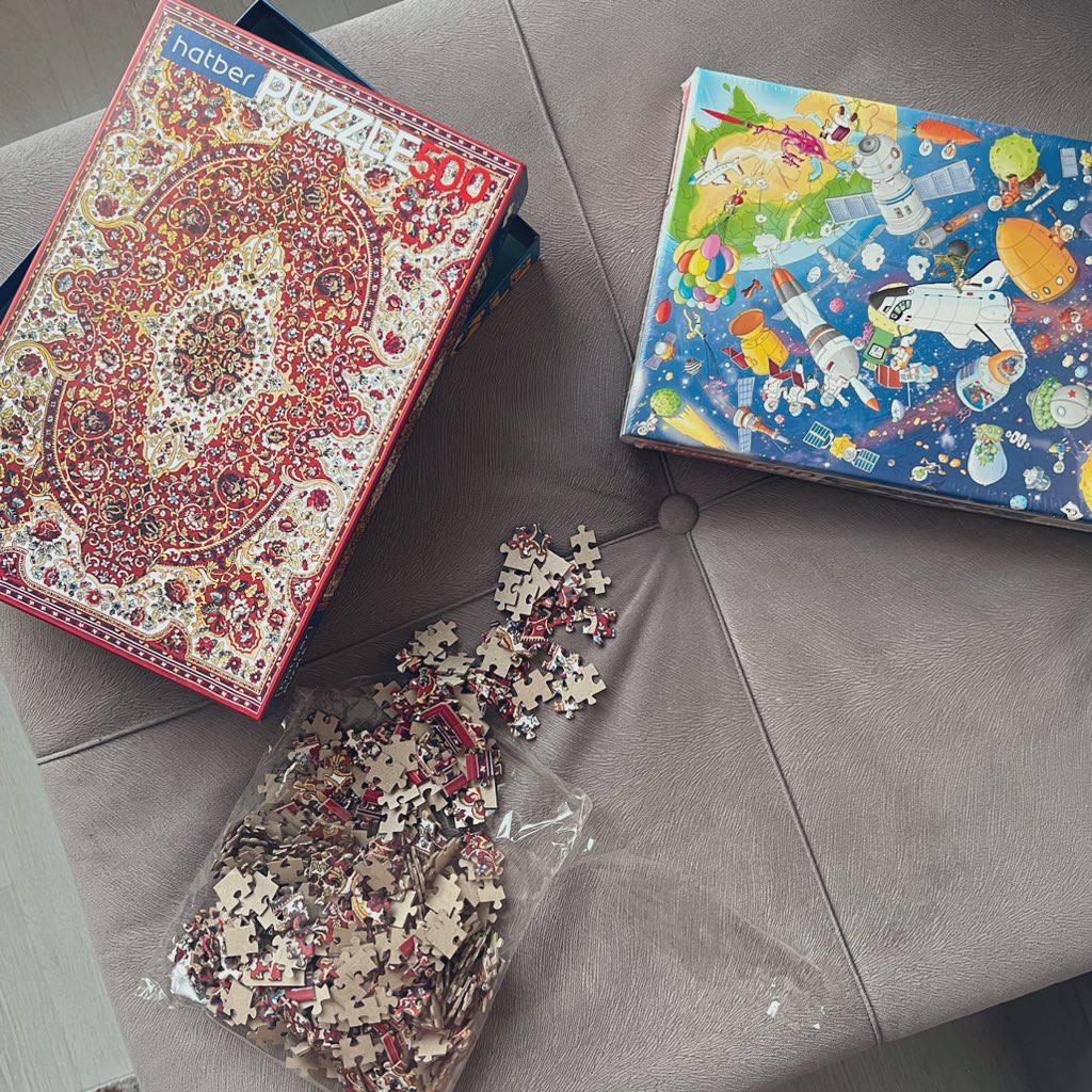 Пазлы в коробках