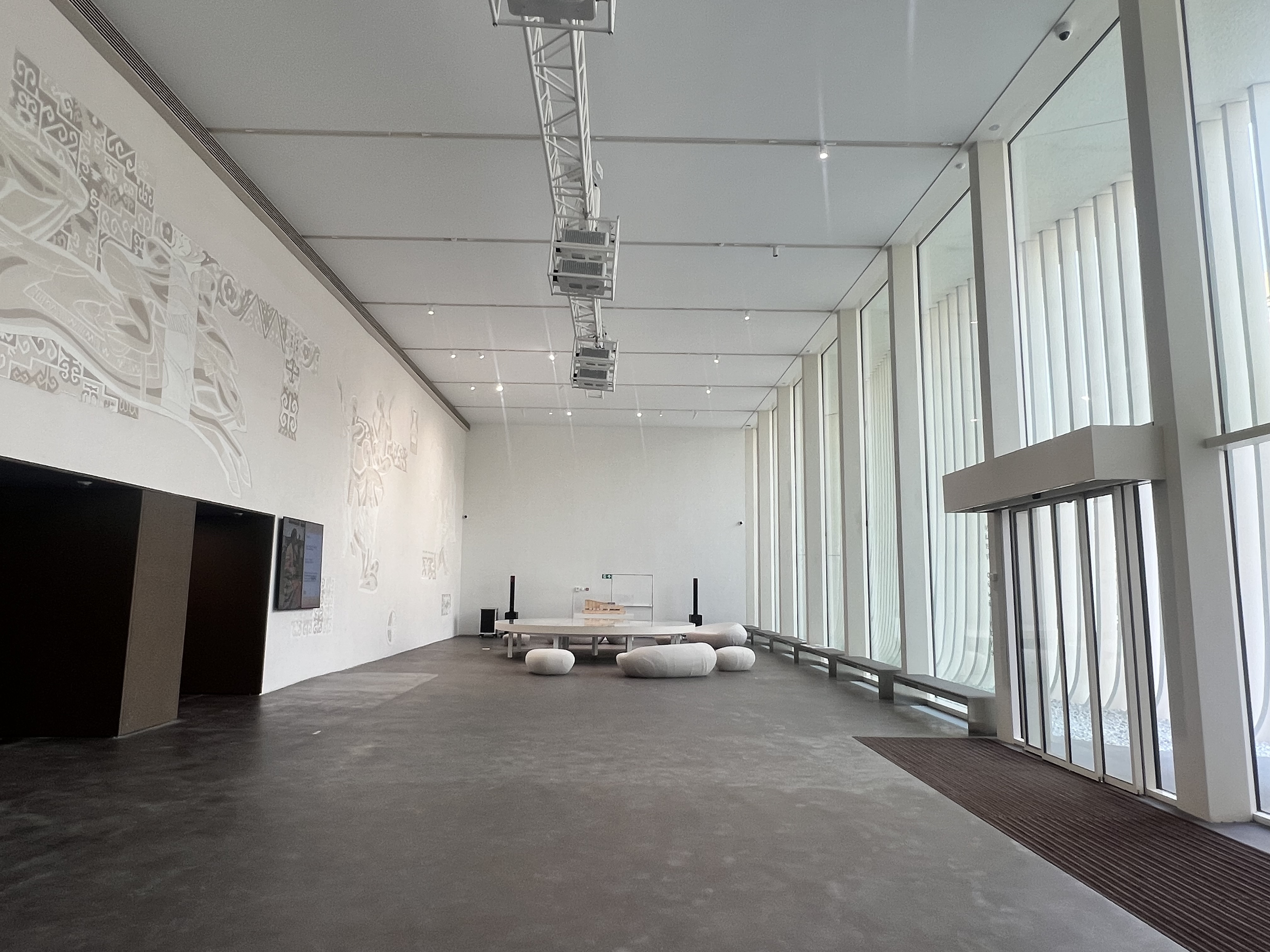 Центр современной культуры Целинный в Алматы - фойе