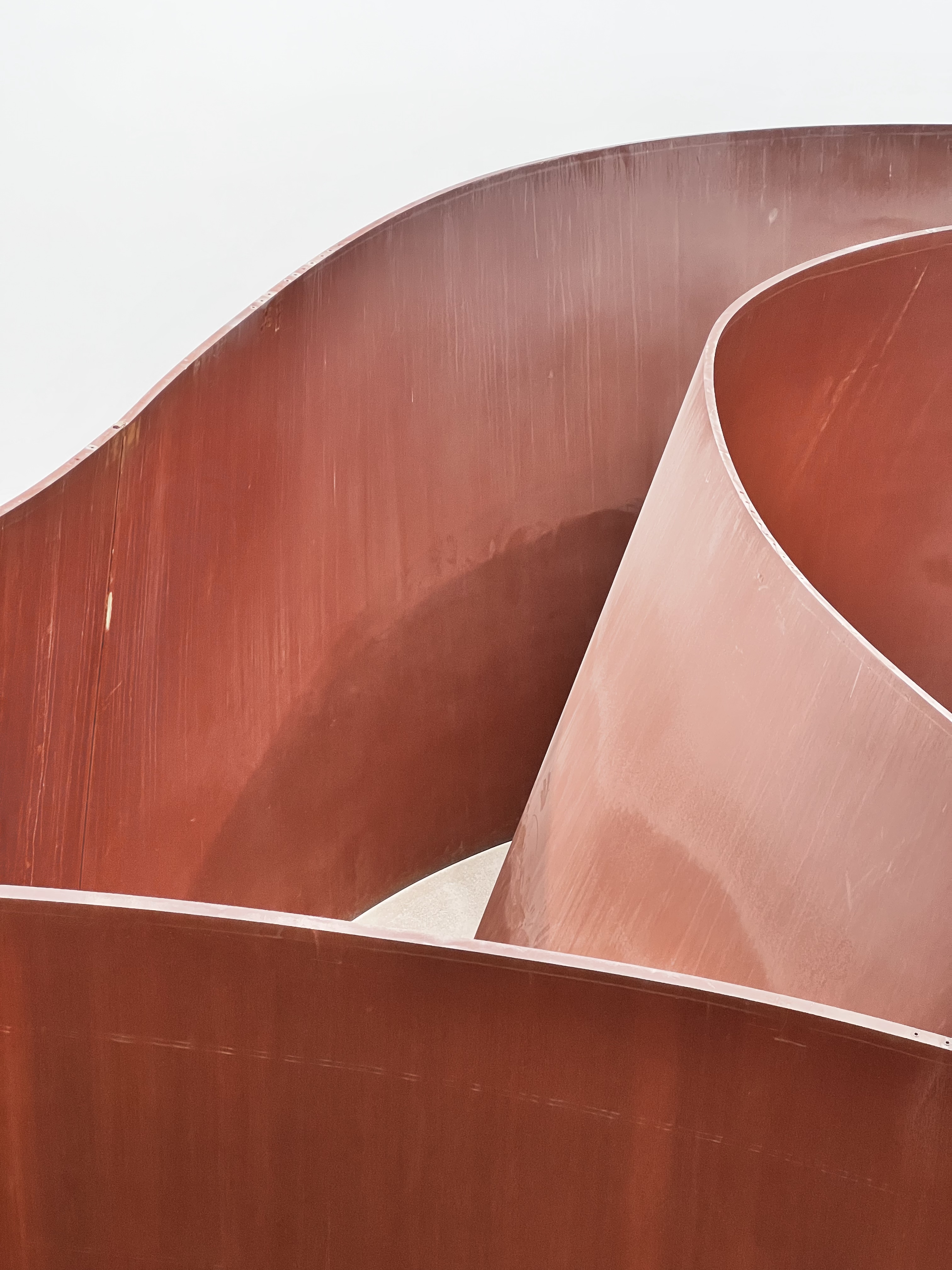 Зал Ричарда Серры в Музее Искусства Алматы